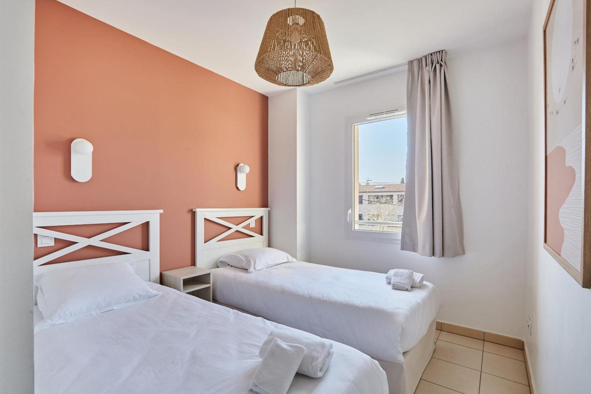 Residence Odalys Le Mas Des Flamants Aigues-Mortes Exterior photo
