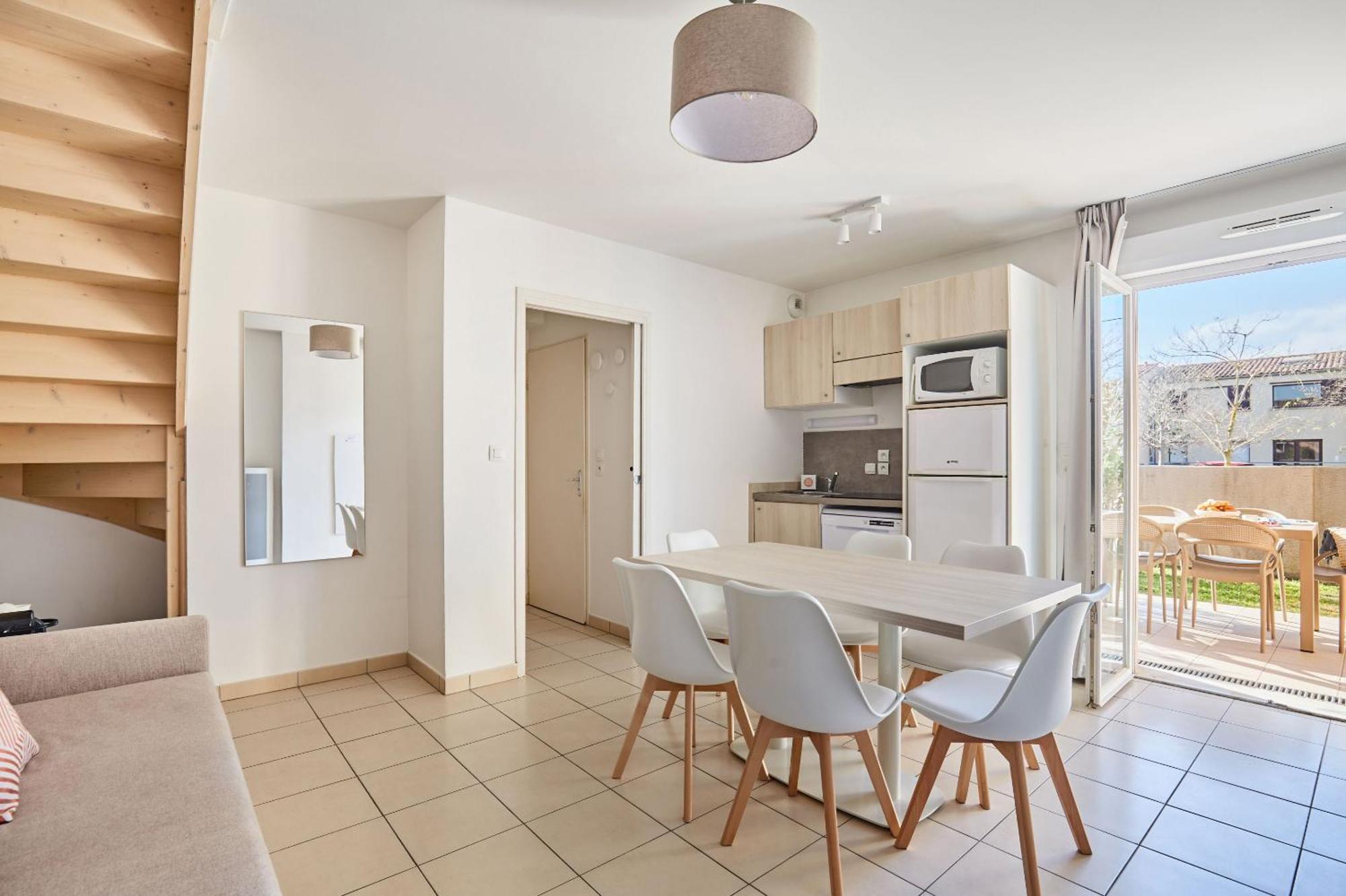 Residence Odalys Le Mas Des Flamants Aigues-Mortes Exterior photo