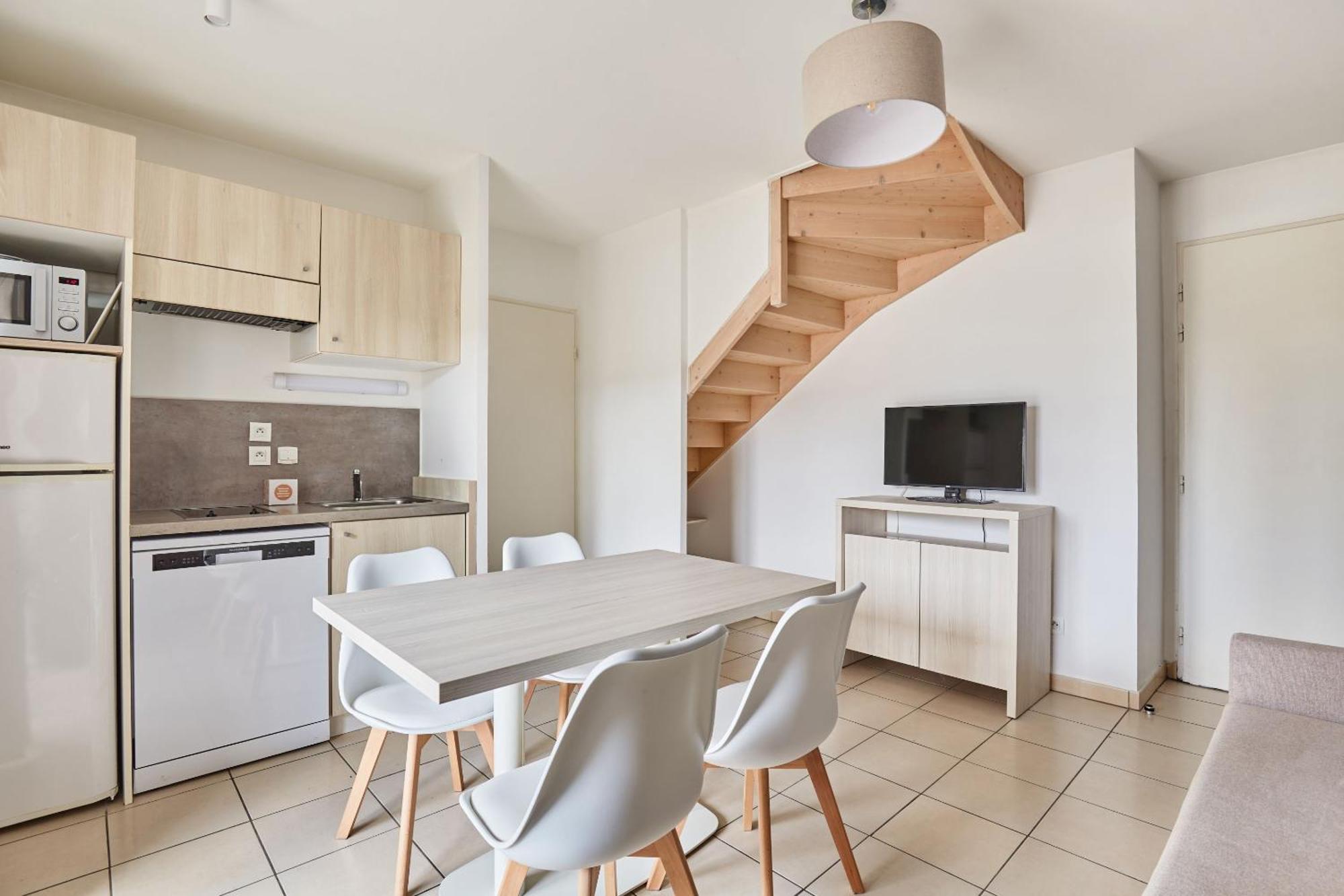 Residence Odalys Le Mas Des Flamants Aigues-Mortes Exterior photo