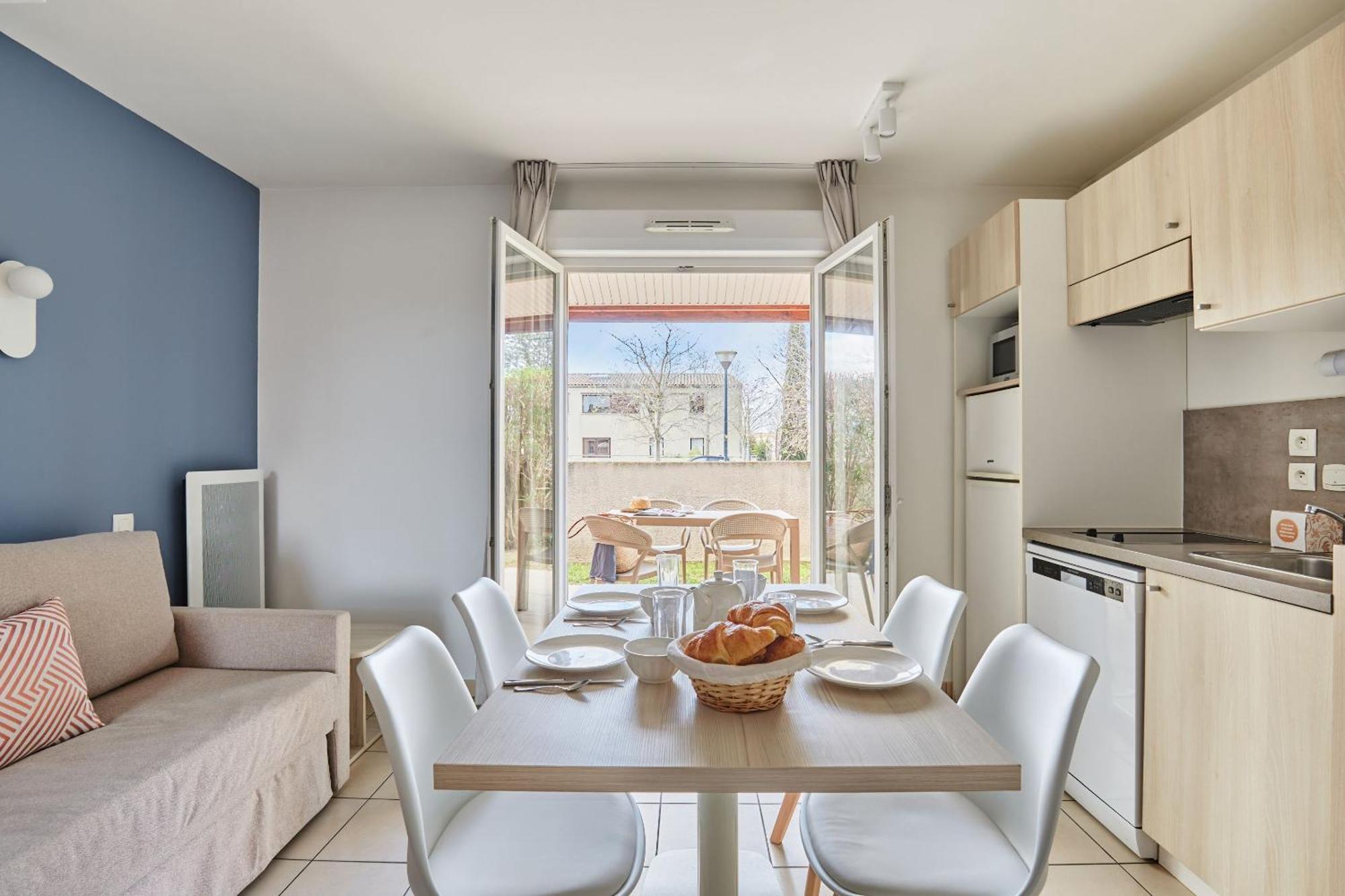 Residence Odalys Le Mas Des Flamants Aigues-Mortes Exterior photo
