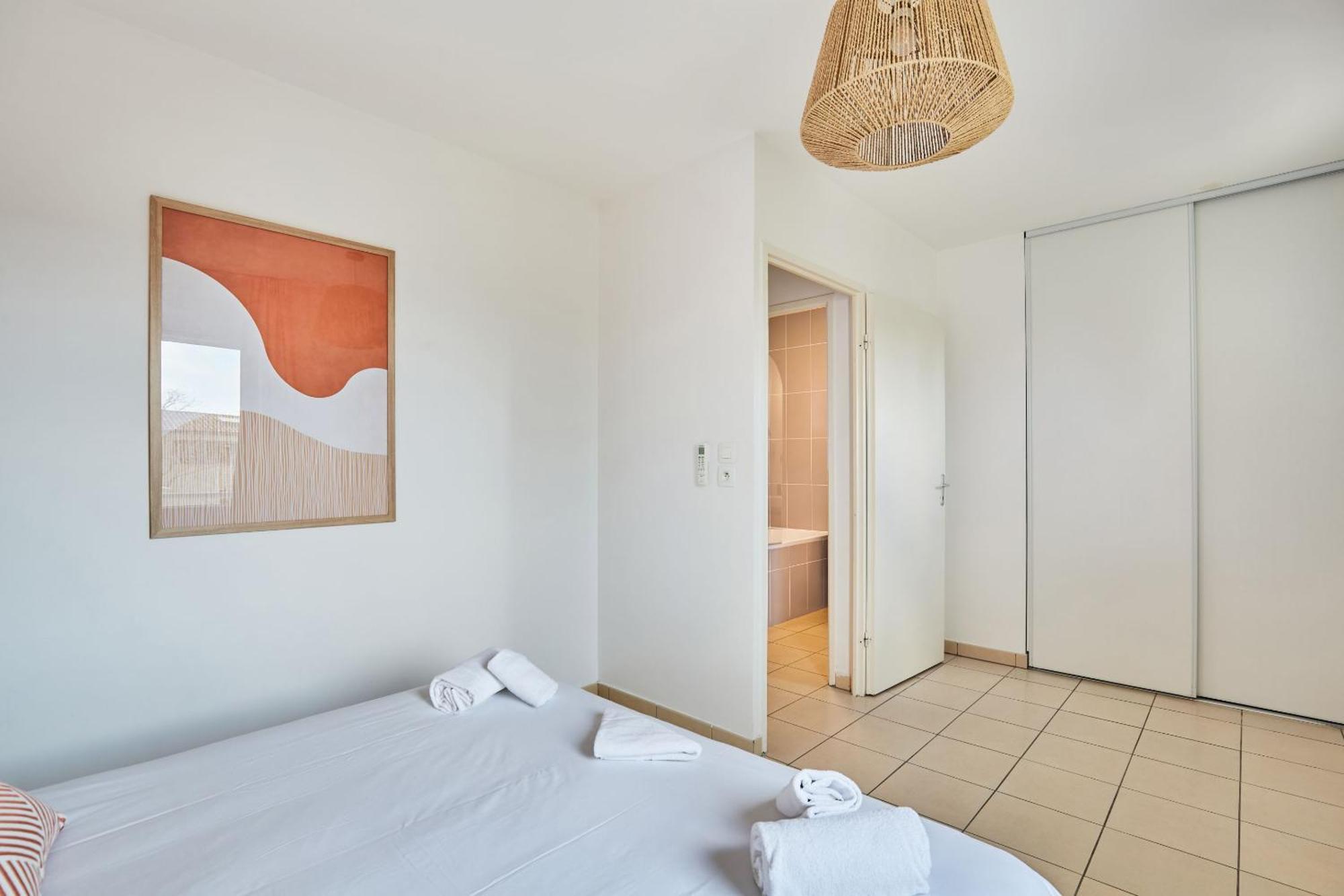 Residence Odalys Le Mas Des Flamants Aigues-Mortes Exterior photo